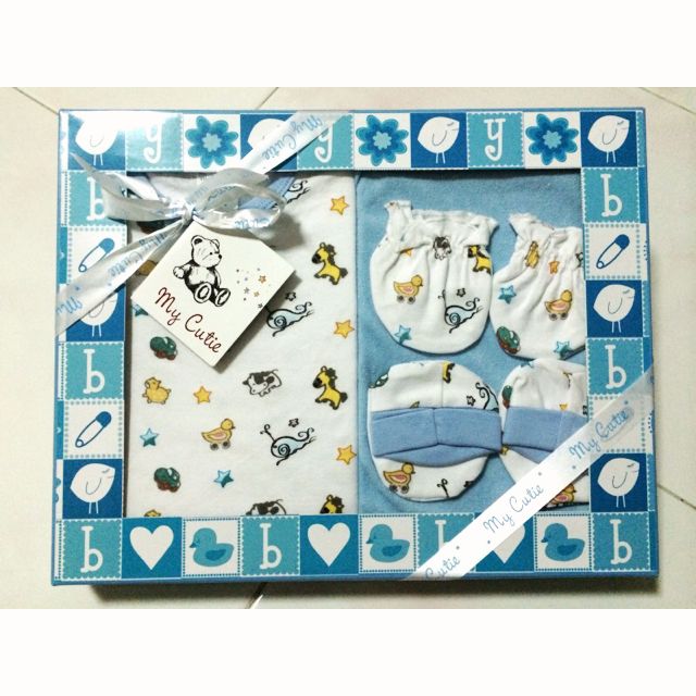 $18 (neg) brand new in box unopened baby gift set new born