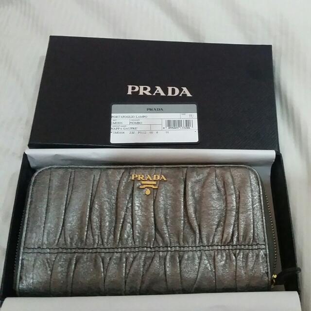 prada portafoglio lampo new