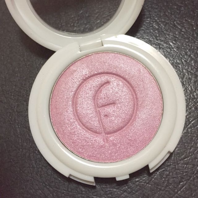 pink eye shadow