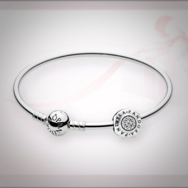iconic bangle gift set. brand new authentic pandora
