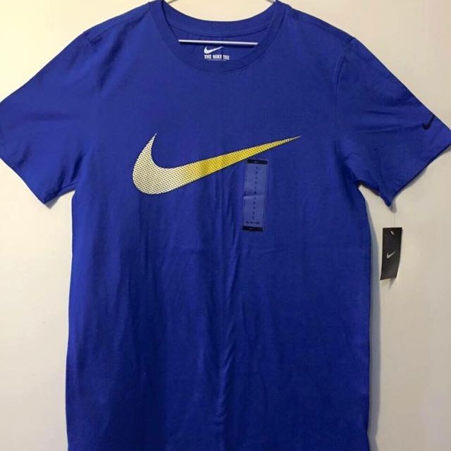 nike t-shirt