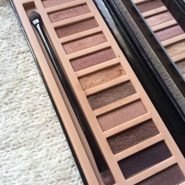 La Girl Nude Eyeshadow Palette Kesehatan Kecantikan Rias Wajah Di
