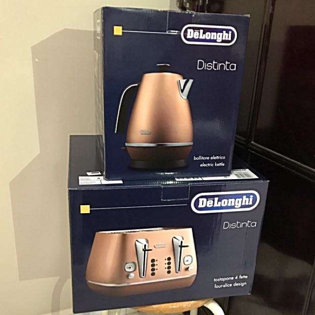 bnib set of delonghi toaster & kettle