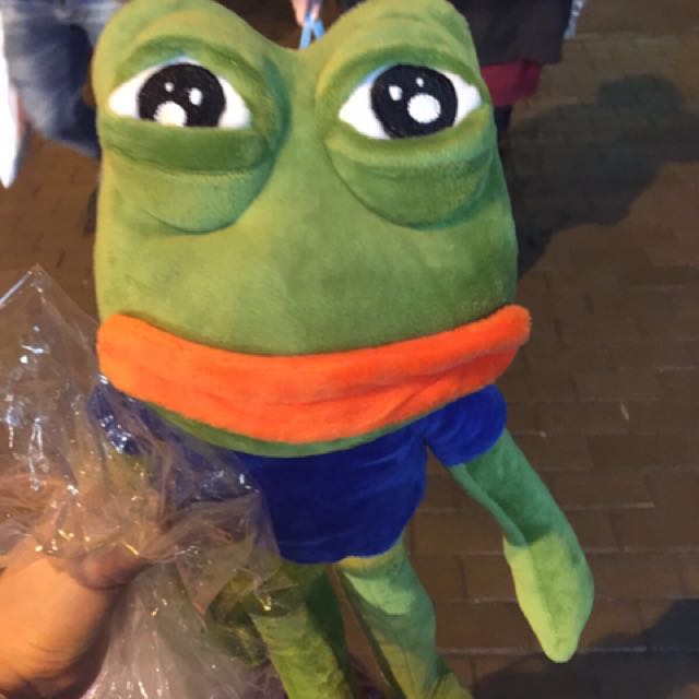 sad frog pepe 伤心青蛙 公仔