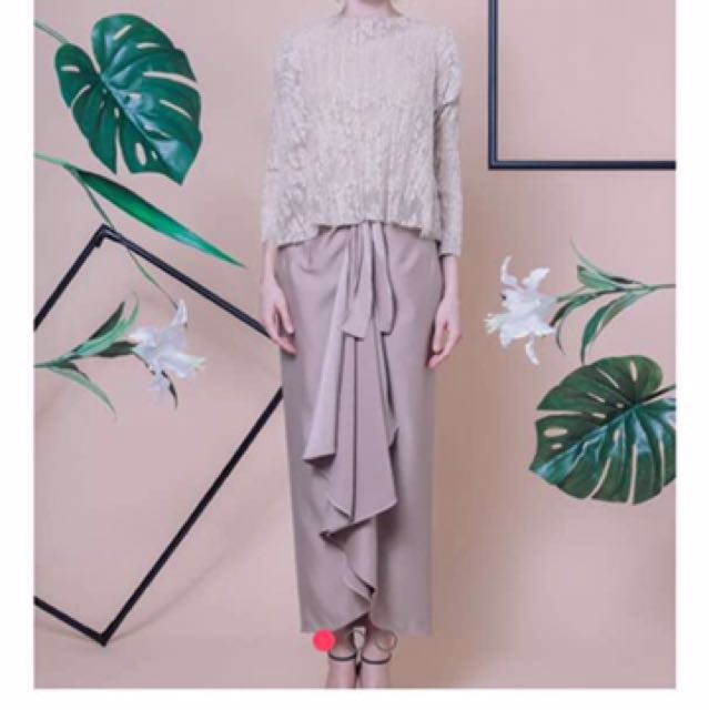Lily Petuna Alexia Nude Women S Fashion Muslimah Fashion Baju Kurung Sets On Carousell