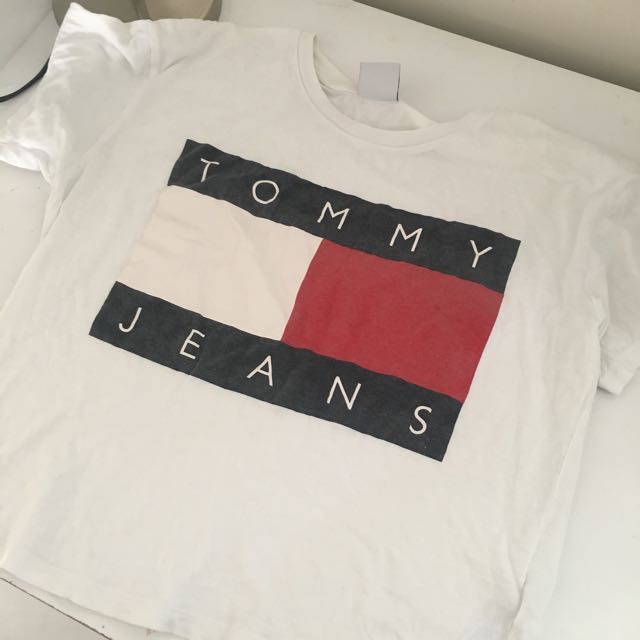 tommy hilfiger front logo tee