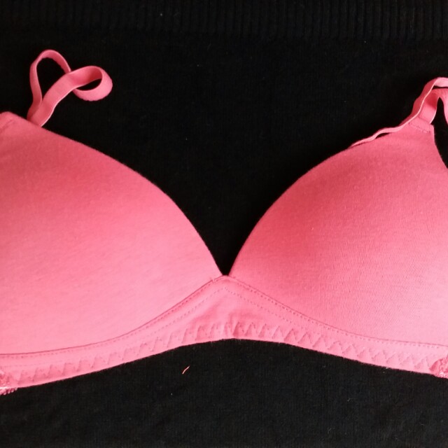 新粉红色蕾丝边lace 少女发育胸围内衣bra 28aa 30aa