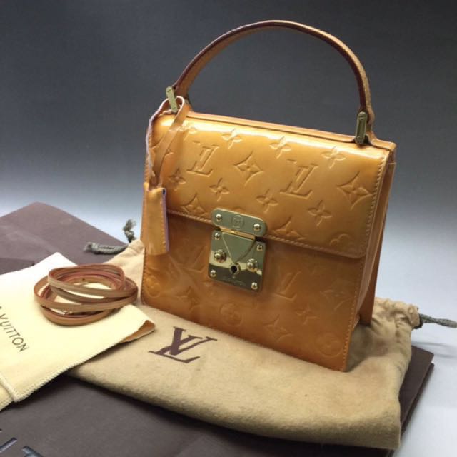 lv ƤС