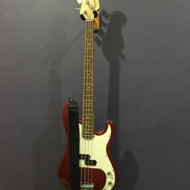 bass guitar