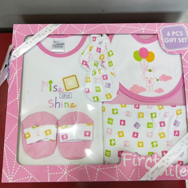 newborn baby girl gift sets and fleece blanket