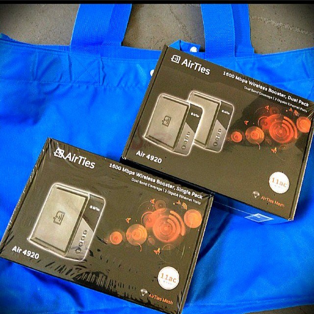 bnib air ties singtel mesh twin set