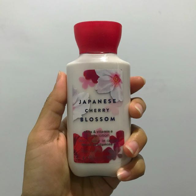 japanese cherry blossom lotion