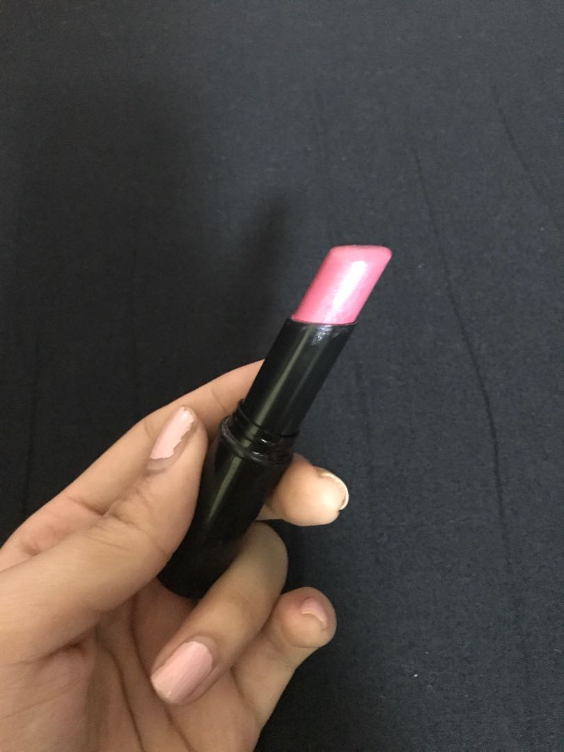 shimmery pink lipstick