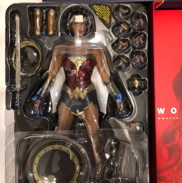 Hot Toys Wonder Woman Bvs Hobbies Toys Toys Games On Carousell