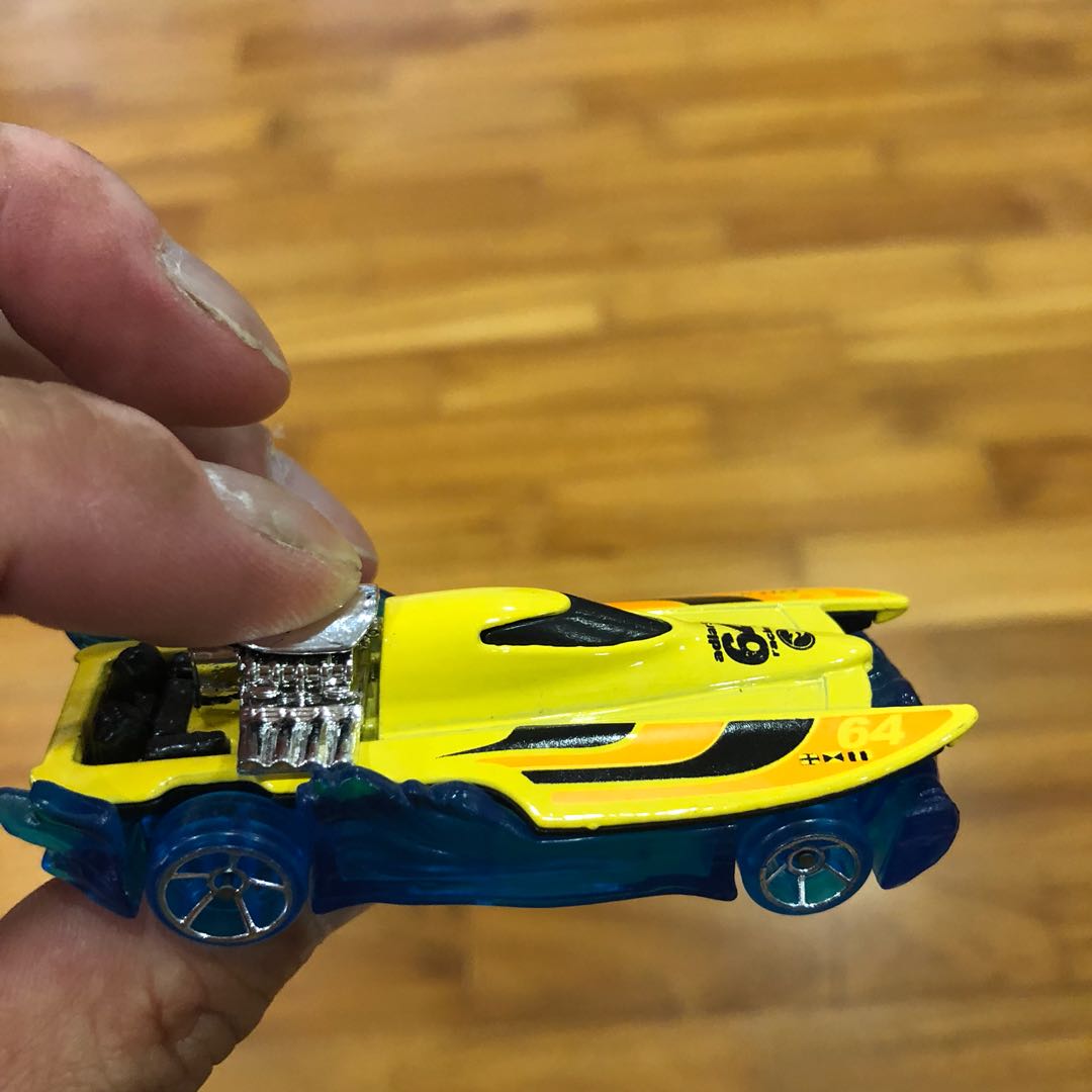 Hot Wheels Mad Splash Hobbies Toys Toys Games On Carousell