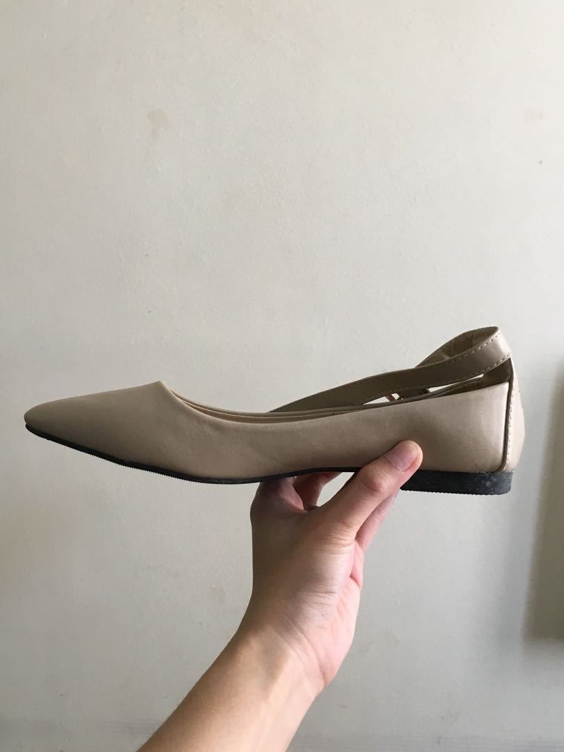 Solemate Nude Flats Women S Fashion Footwear Flats Sandals On