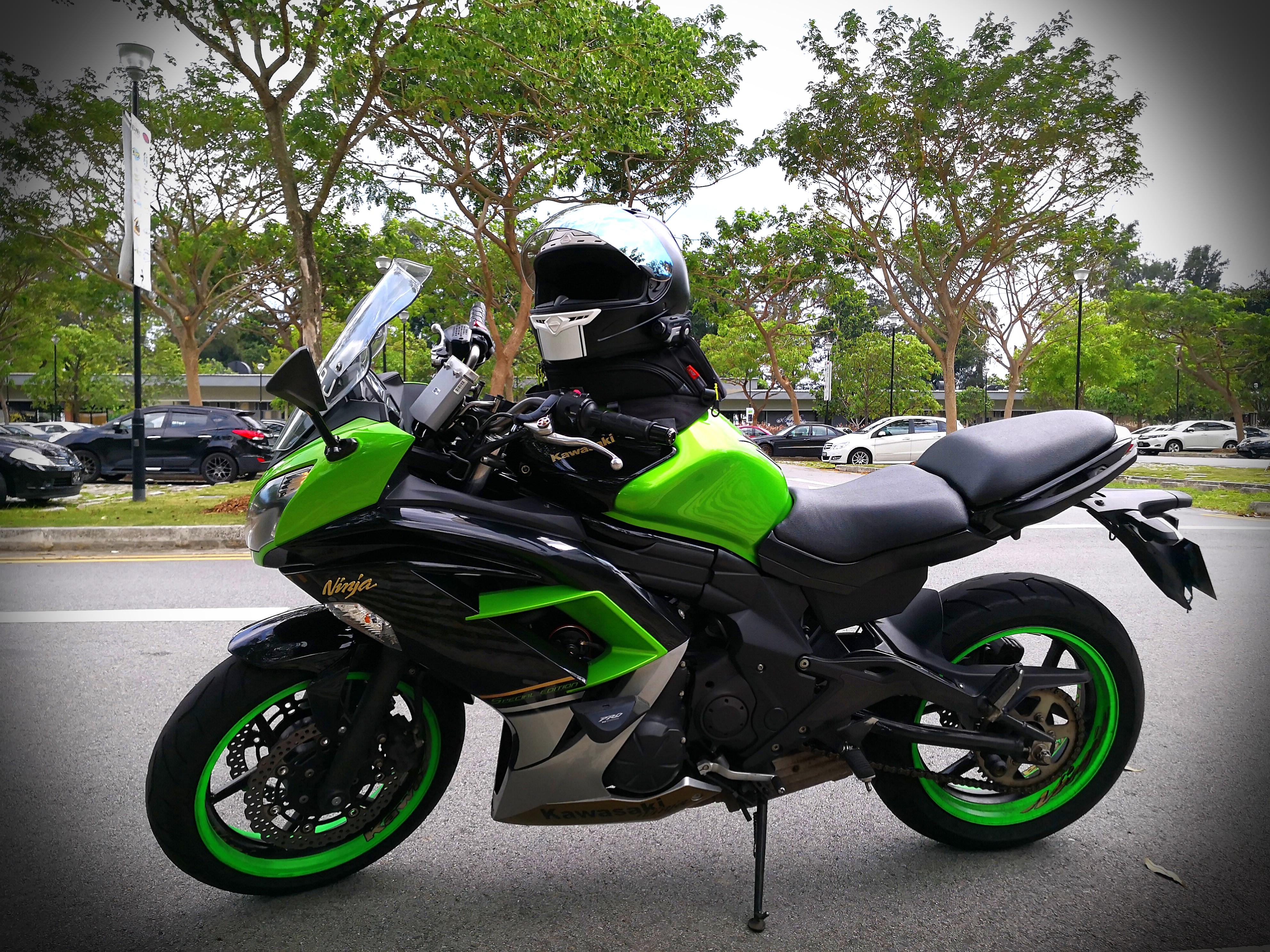kawasaki ninja 400 sport touring bike
