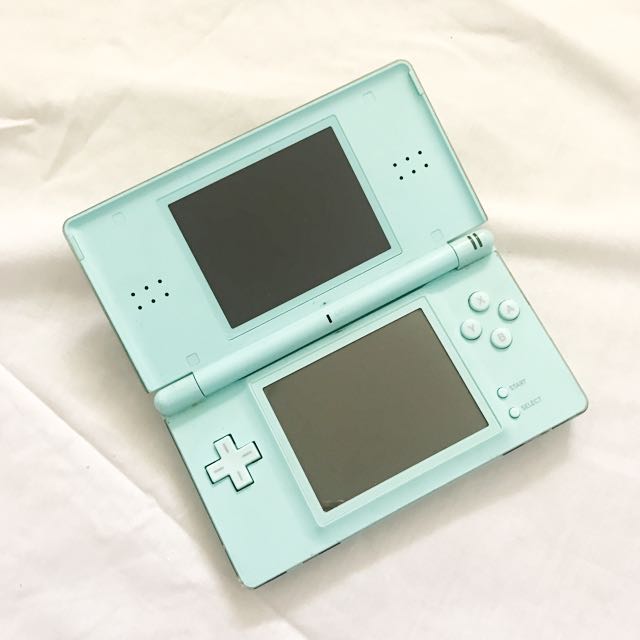 blue nintendo ds