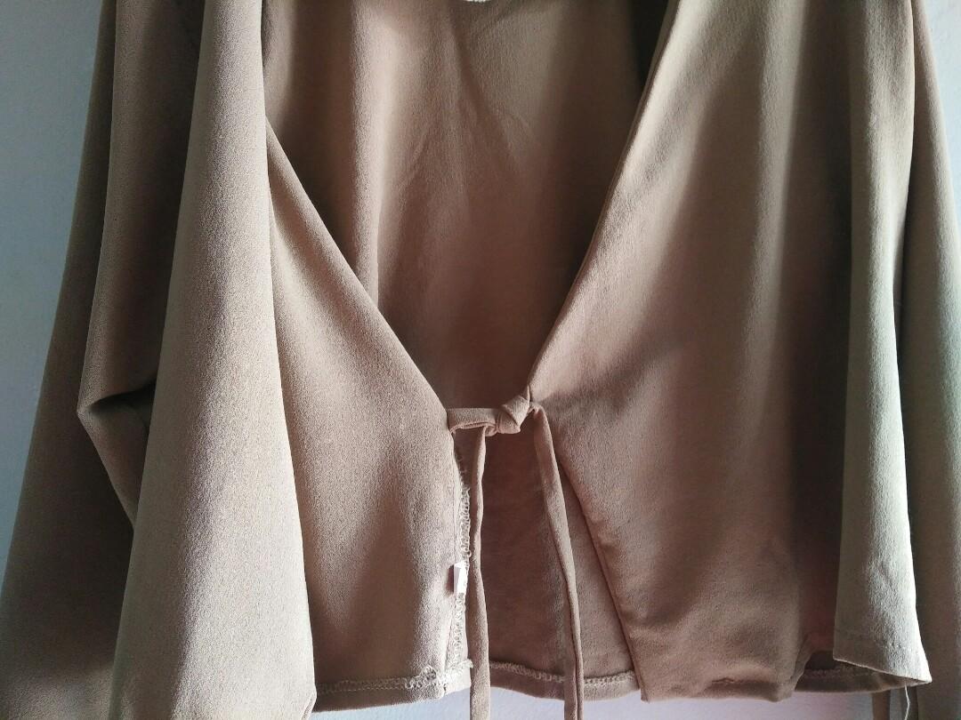 Reprice Choco Nude Crop Outer Fesyen Wanita Pakaian Wanita Atasan Di