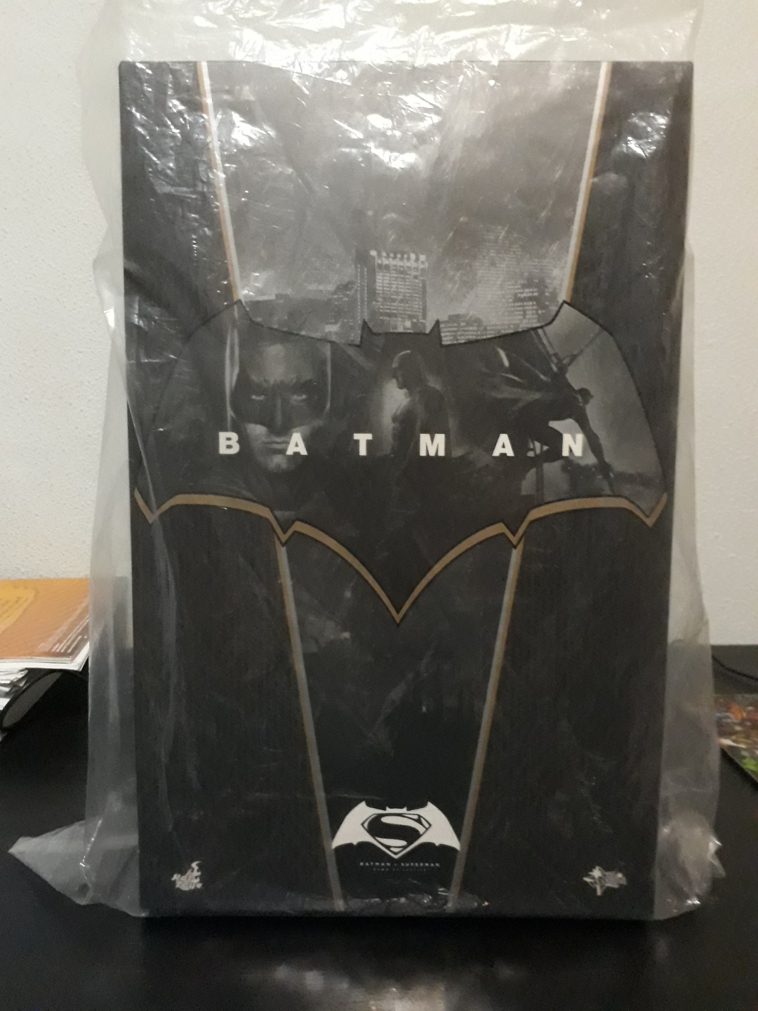 Hot Toys BVS Batman Regular Version Hobbies Toys Toys Games On Carousell