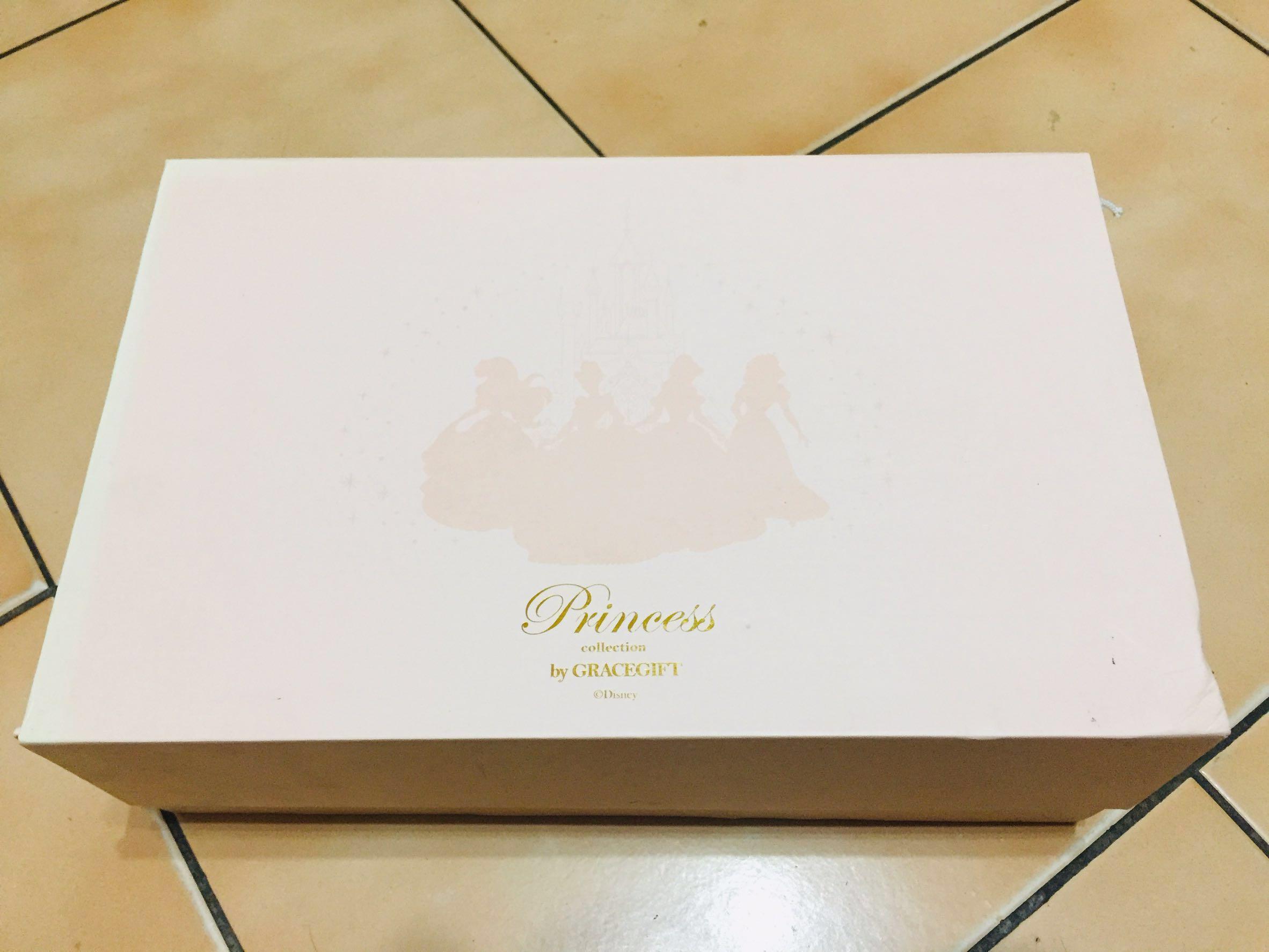 九成新 grace gift 购入 应景圣诞白雪公主碎石渐层高跟鞋原价1680