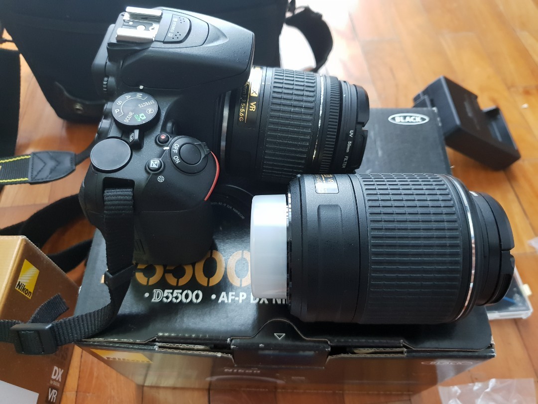 very lightly used nikon d5500 with two lens kits