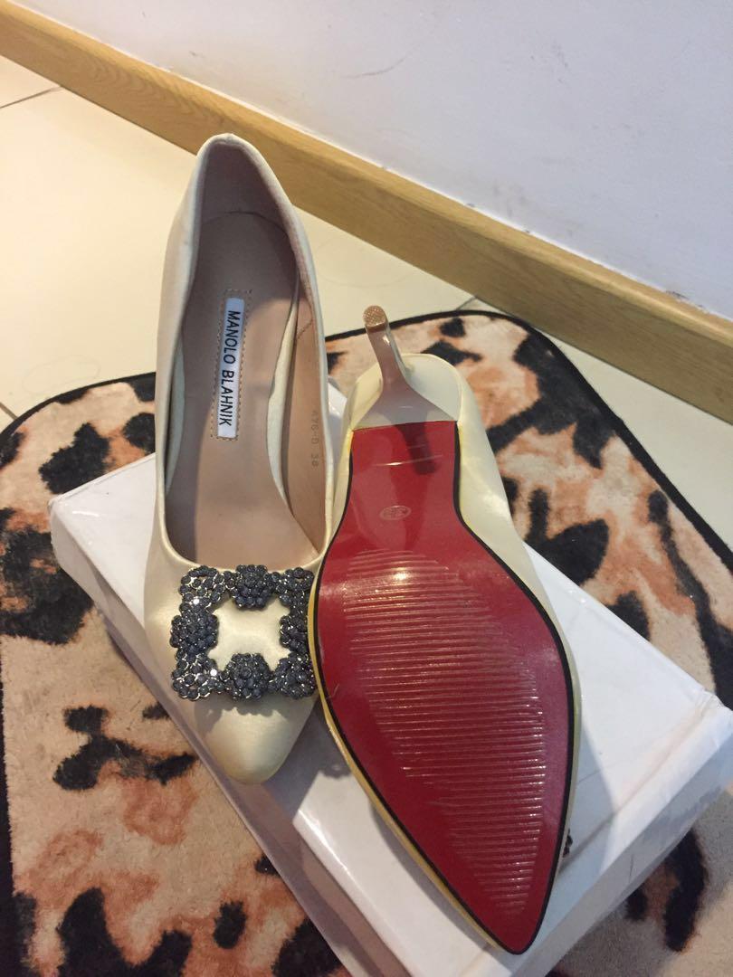 Manolo Nude Fesyen Wanita Sepatu Di Carousell