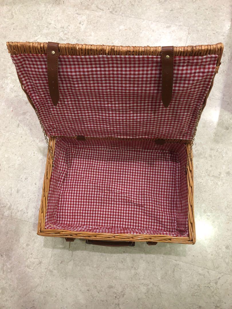ratten hamper or storage box