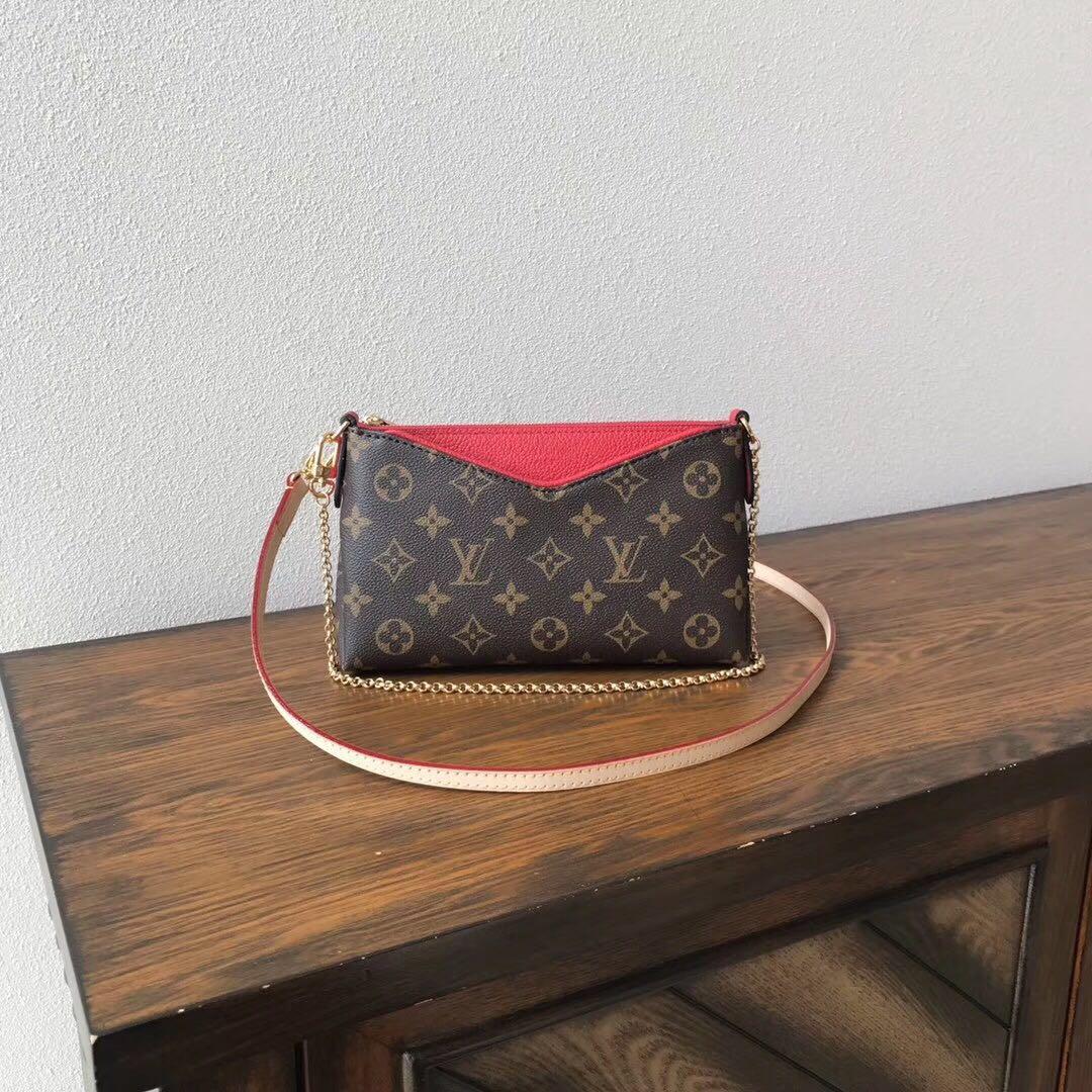 lv pallas clutch