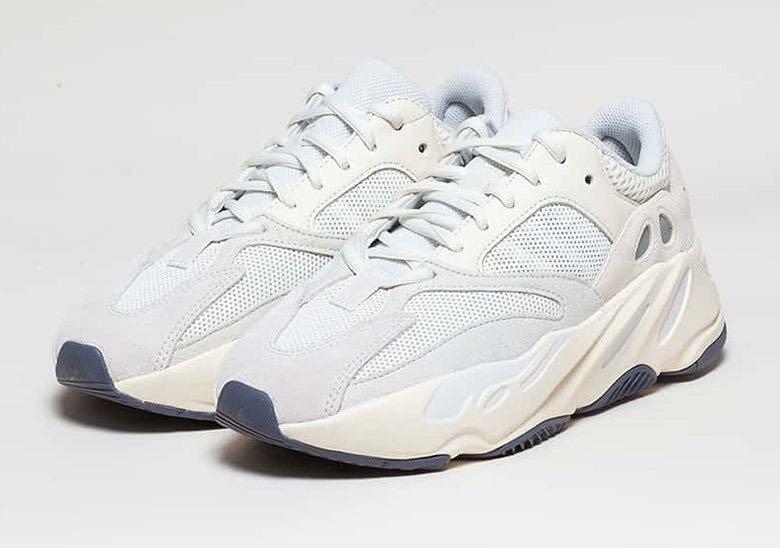 adidas yeezy 700 analog