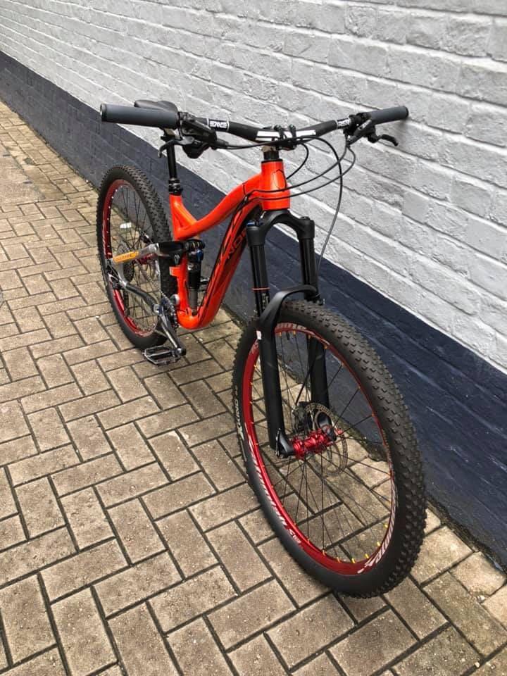 90% new fastace hubs continental x trail tires 90% new raceface