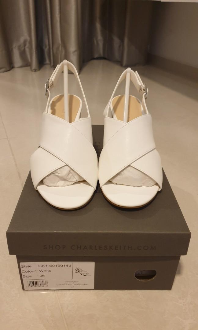 hub downtown east 面交 新品 bnib white heels.