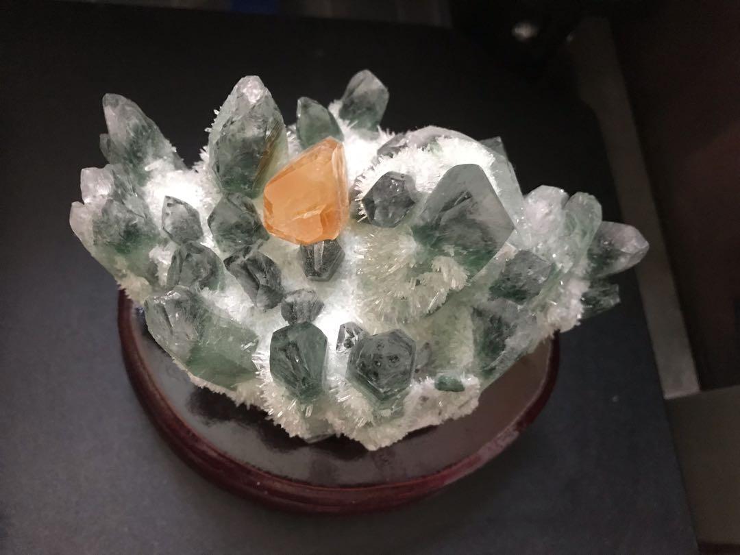 天然绿水晶簇