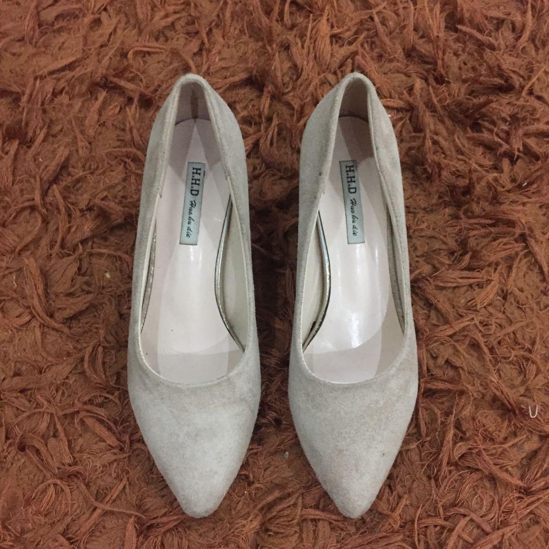 Velvet Nude Heels Women S Fashion Footwear Heels On Carousell