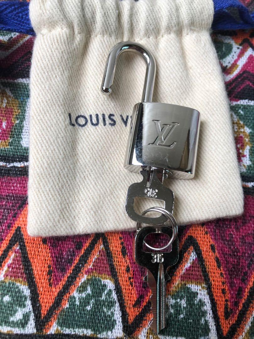 lv银色锁头钥匙