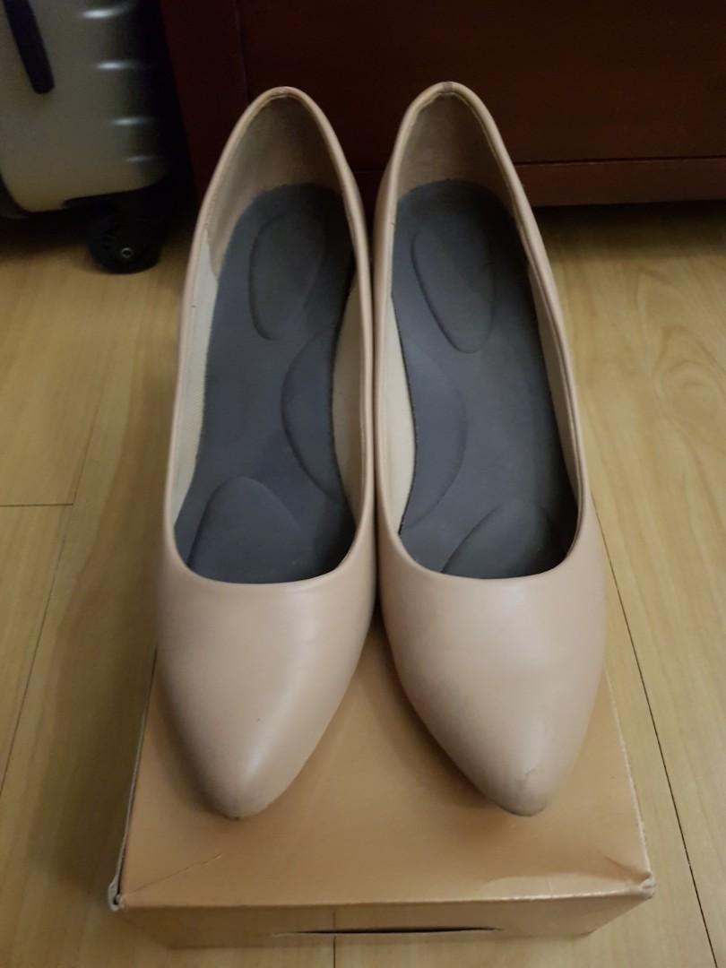 Parisian Nude Comfy Heels Women S Fashion Footwear Heels On Carousell