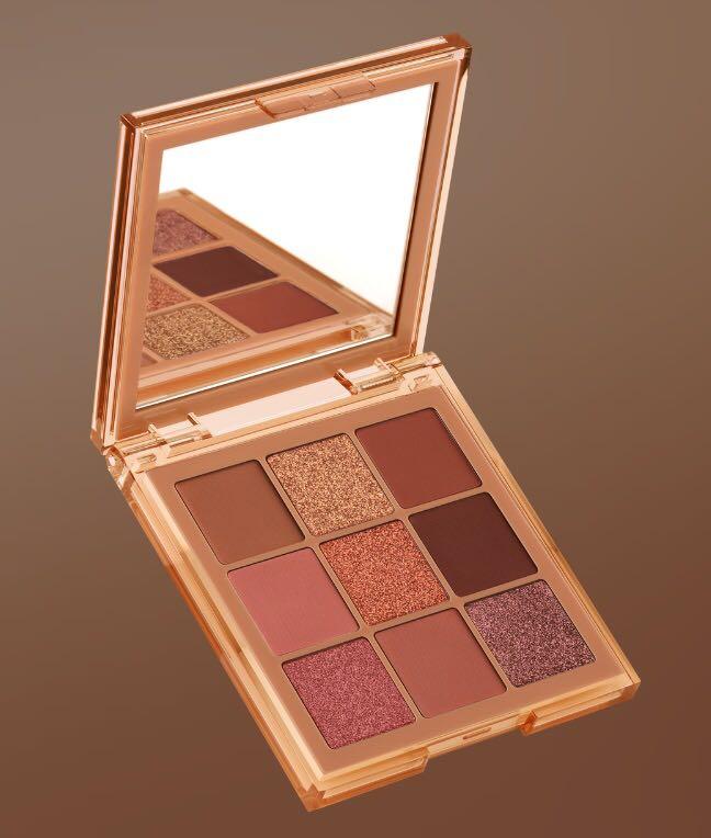 Huda Beauty Medium Nude Obsessions Palette Beauty Personal Care