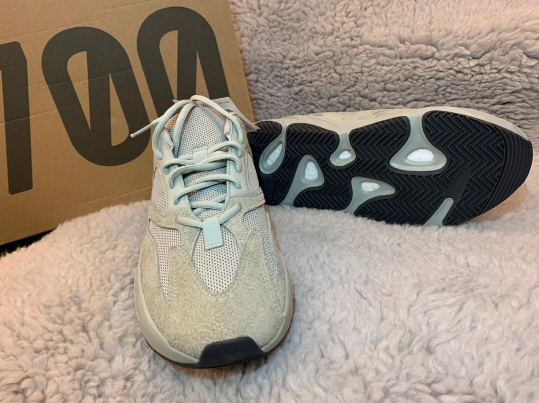 adidas yeezy 700 boost salt us 7, us 9.