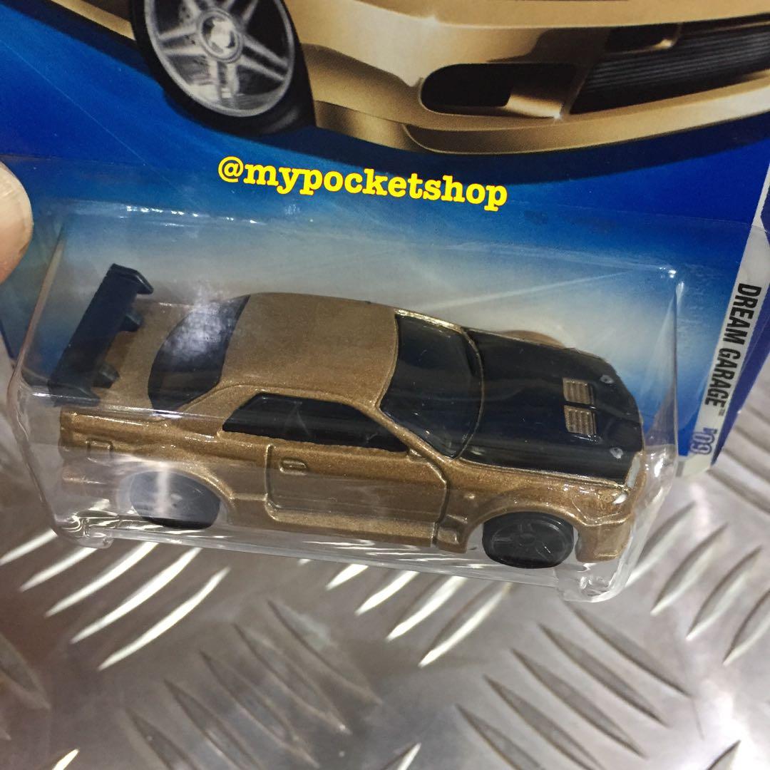 RESERVED Hot Wheels NISSAN SKYLINE GT R R Metalflake Gold Hotwheels Dream Garage