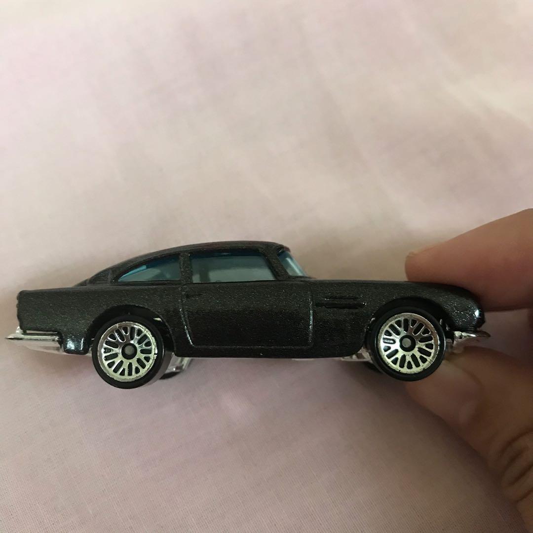 Hot Wheels Aston Martin Db Toys Collectibles Mainan Di Carousell