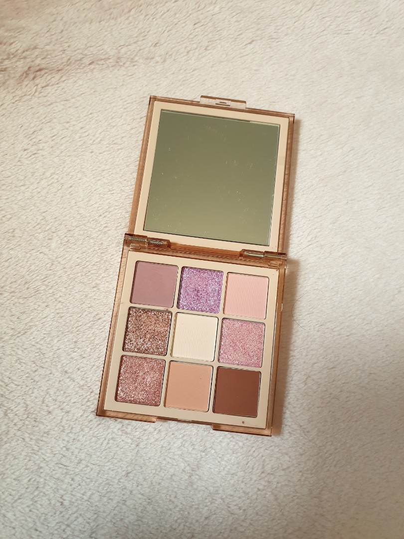 Huda Beauty Nude Obsessions Light Eyeshadow Palette Beauty Personal