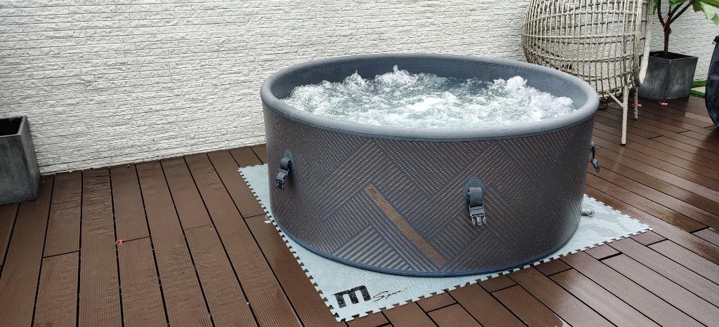 Mspa Mono Inflatable Hot Tub Jacuzzi Spa Hong Kong 傢俬家居 廚具和餐具 餐桌布和紡織布品 Carousell