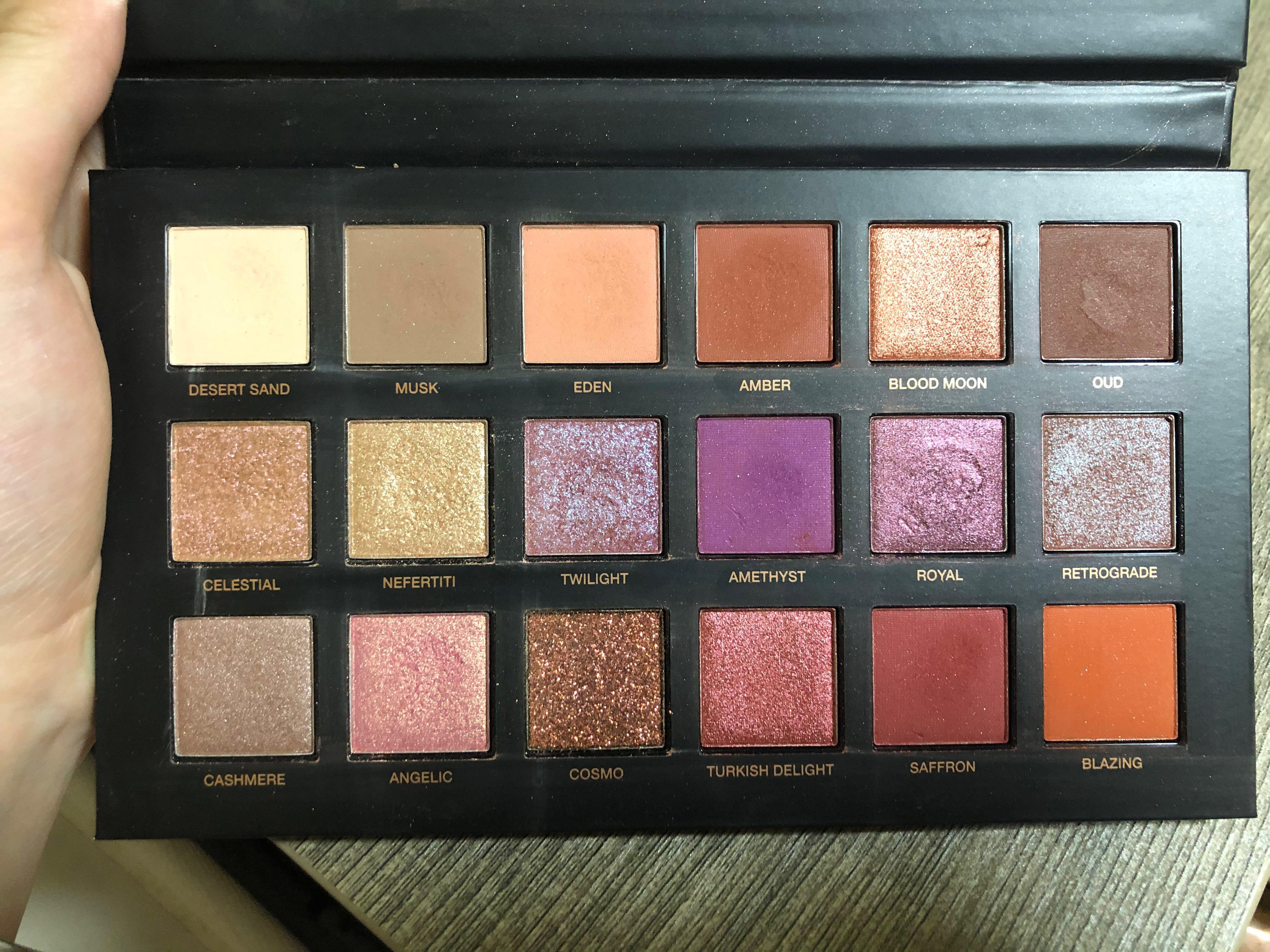 Huda Beauty 眼影 The New Nude and Desert Dusk 美容化妝品 皮膚護理 化妝品 Carousell