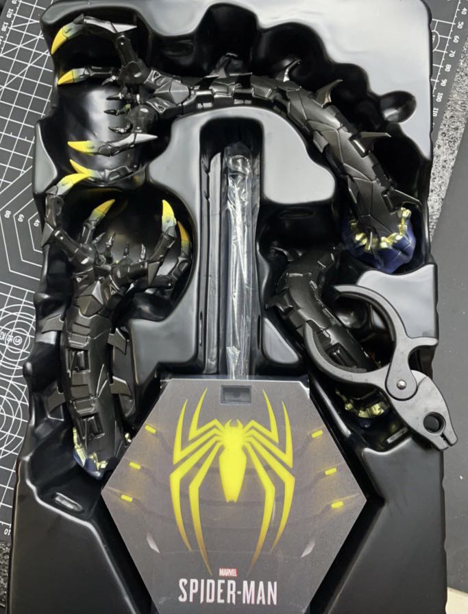 MARVEL SPIDER MAN HOT TOYS SCALE VGM SPIDER MAN ANTI OCK SUIT DELUXE VERSION FIGURE BASE