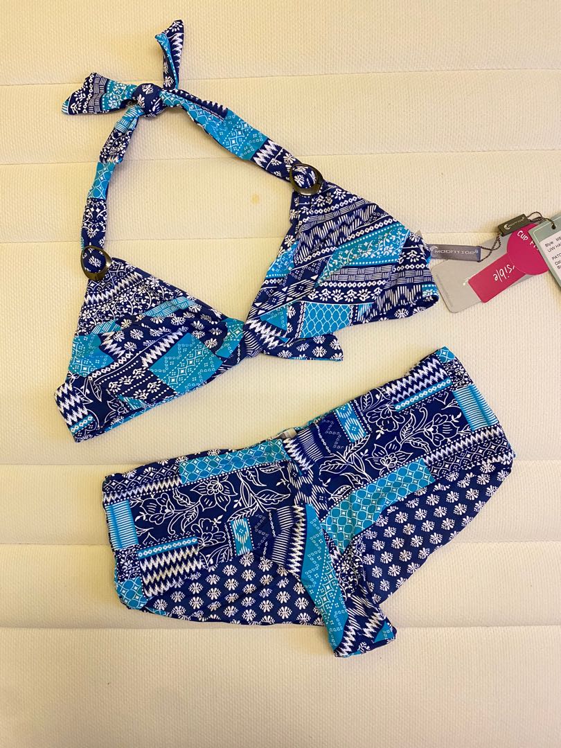new Moontide bikini set 女裝 運動服裝 Carousell