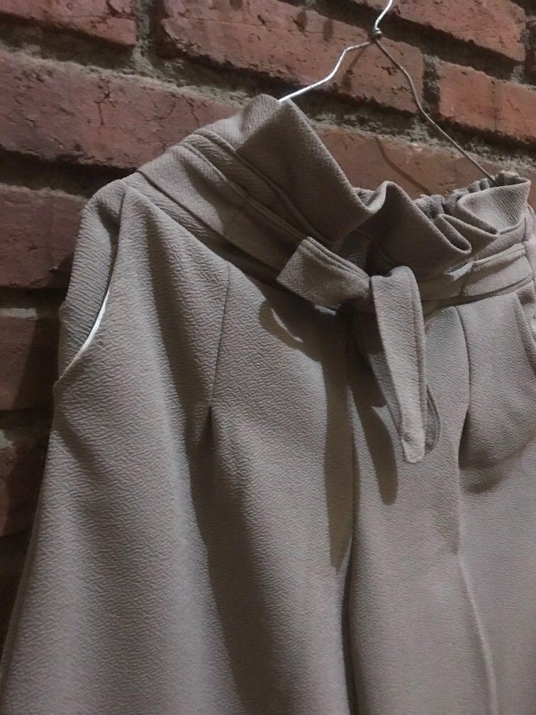 Kulot Pants In Nude Fesyen Wanita Pakaian Wanita Bawahan Di Carousell