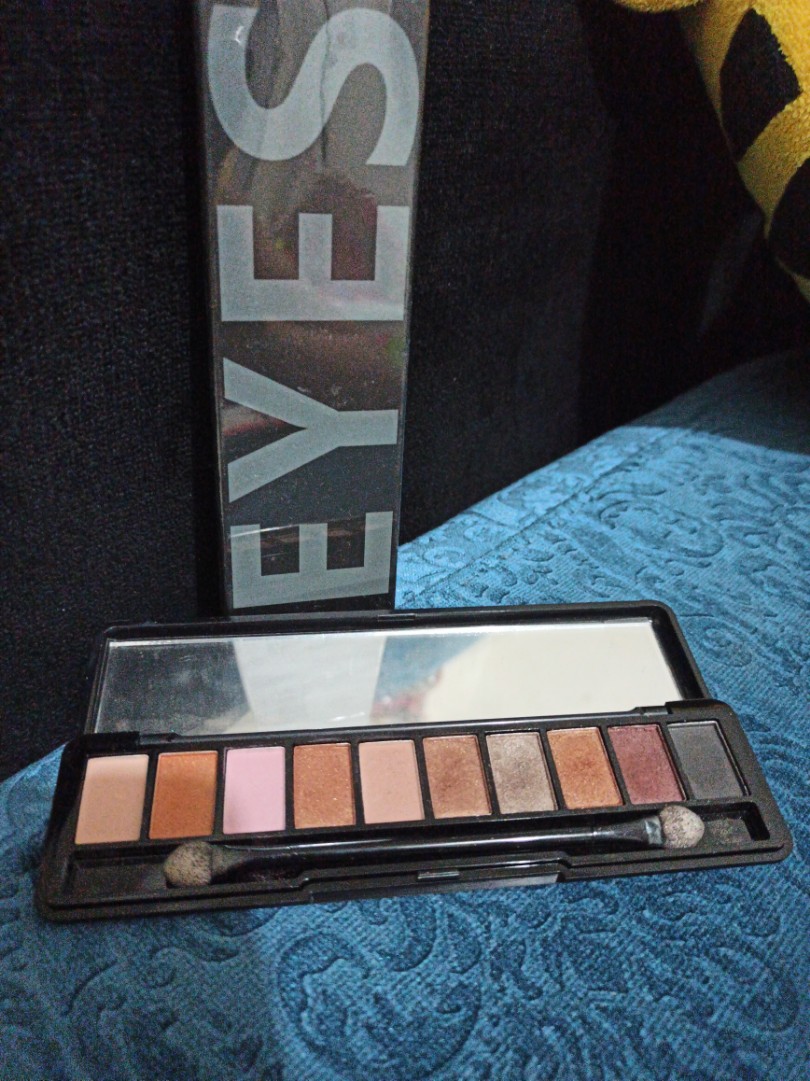 Focallure Naked Eyeshadow Pallete Kesehatan Kecantikan Rias Wajah