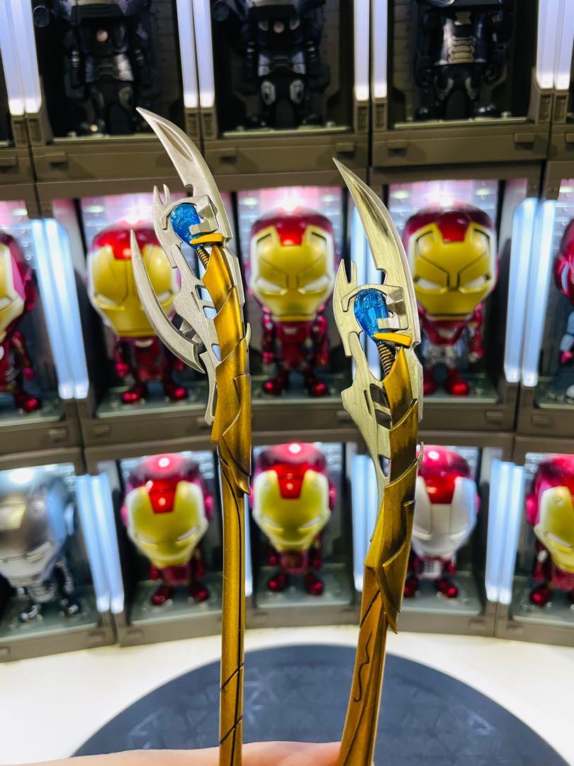 MARVEL THE AVENGERS HOT TOYS SCALE MMS LOKI LONG AND SHORT SCEPTERS WEAPON SET