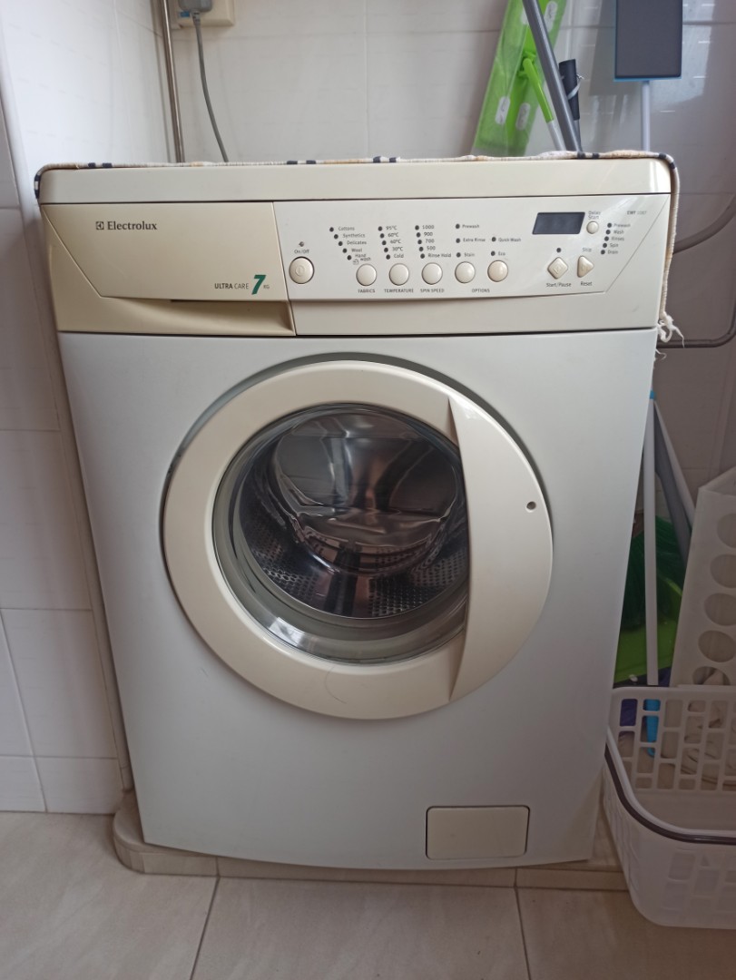 Electrolux 7kg Front Load EWF1087 TV Home Appliances Washing