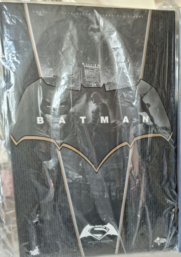 Hot Toys Bvs Batman Mms Regular Edition Hobbies Toys Toys Games On Carousell